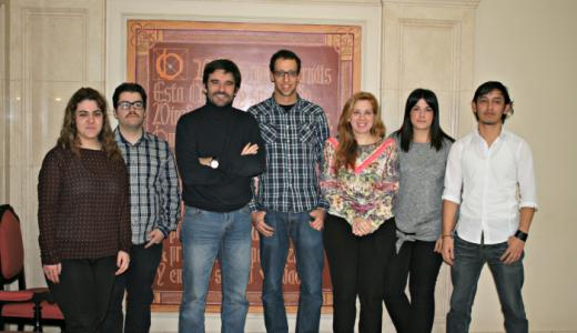 De izqda. a dcha. Beatriz Aréjula, Rubén Cacho, Eneko Larrarte, Castor Sola, Vanesa Poyo, Ainoa Sánchez y José Julián Camacho.