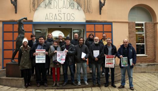 Representantes de los colectivos colaboradores y concejales.(Foto:N.García Landa)