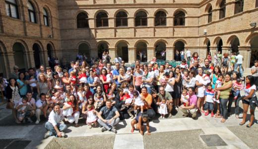 Acto de entrega de pañuelos rojos 2012