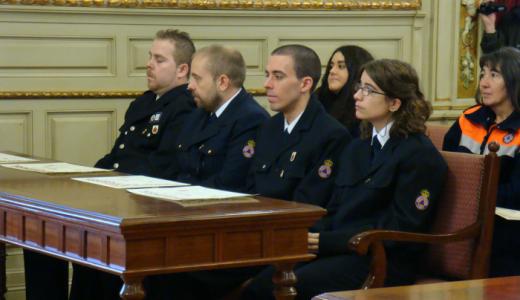 Voluntario de Protección Civil en el acto homenaje