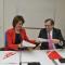 La Presidenta Barcina y Antonio Sánchez durante la firma del protocolo.